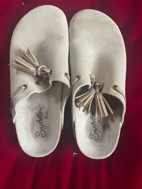 Seychelles Neutral Suede Tassel Slip-On Mules